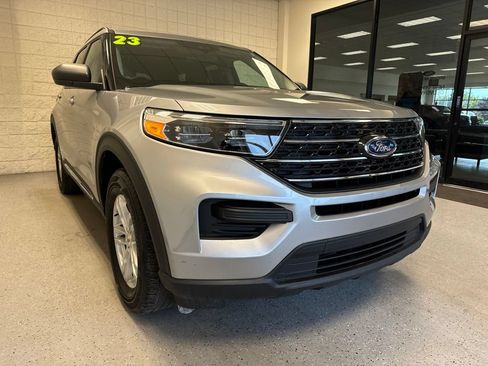 Used 2023 Ford Explorer XLT AWD/4WD image 33