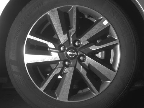 Used 2025 Nissan Versa SV FWD image 13