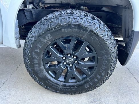 Certified 2023 Nissan Frontier SV w/ Midnight Edition Package image 17