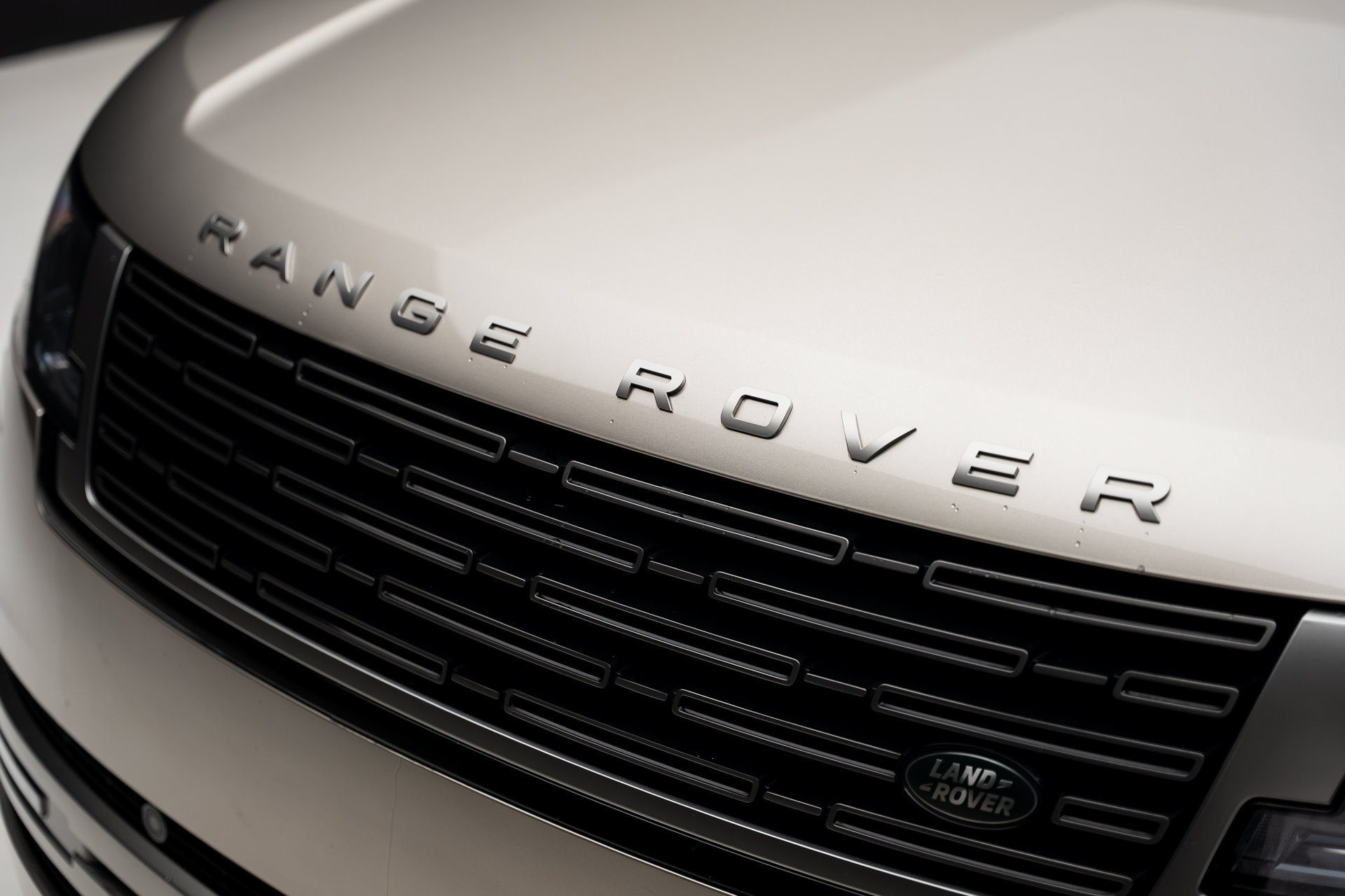 Used 2024 Land Rover Range Rover SE AWD/4WD image 13