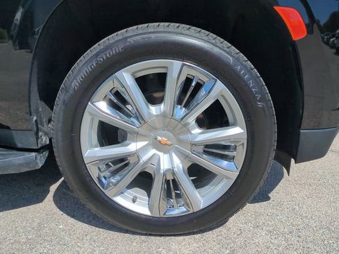 Used 2024 Chevrolet Tahoe High Country AWD/4WD image 11