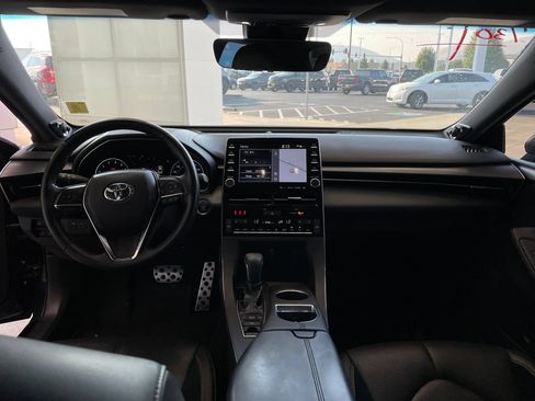 Used 2019 Toyota Avalon Touring w/ Advanced Safety Package FWD image 11