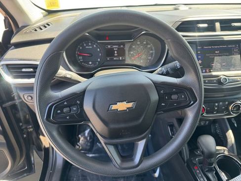 Used 2023 Chevrolet TrailBlazer LT FWD image 13
