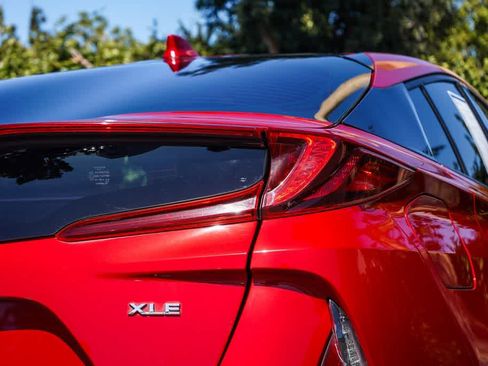 Used 2020 Toyota Prius Prime XLE FWD image 7