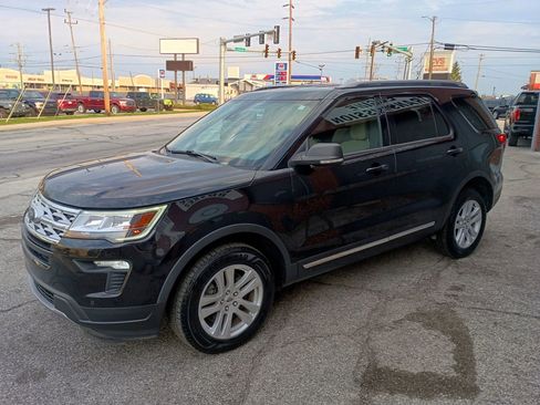 Used 2019 Ford Explorer XLT w/ Equipment Group 201A AWD/4WD image 2