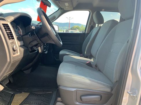 Used 2018 RAM 1500 Express RWD image 10