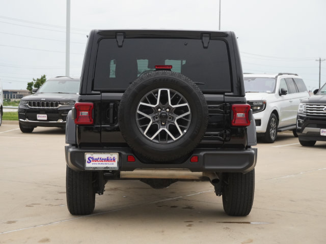 Used 2025 Jeep Wrangler Unlimited Sahara AWD/4WD image 4