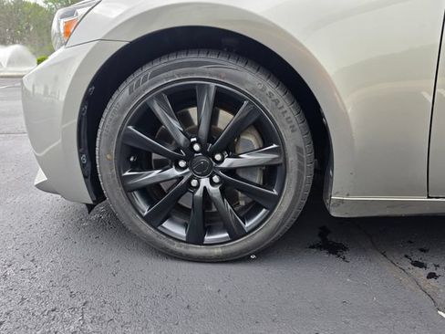 Used 2016 Lexus IS 200t RWD image 12