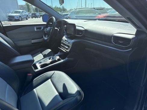 Used 2023 Ford Explorer XLT w/ Equipment Group 202A AWD/4WD image 30