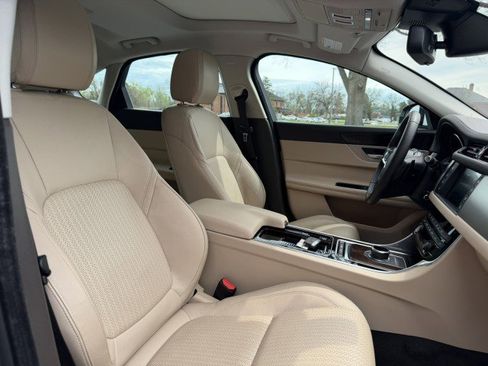 Used 2018 Jaguar XF Prestige image 29