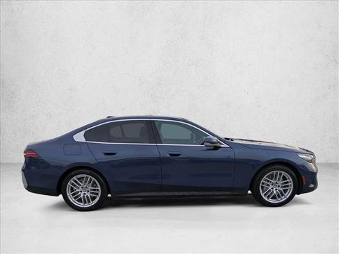 Certified 2024 BMW 530i w/ Convenience Package image 4