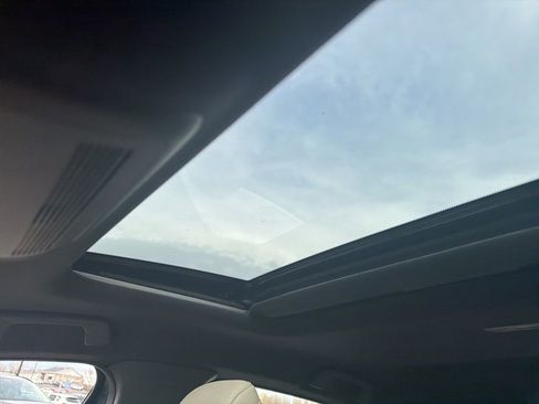 Used 2024 MAZDA MAZDA3 s image 10