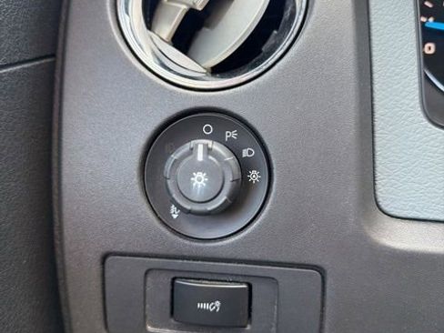 Used 2014 Ford F150 XLT AWD/4WD image 23