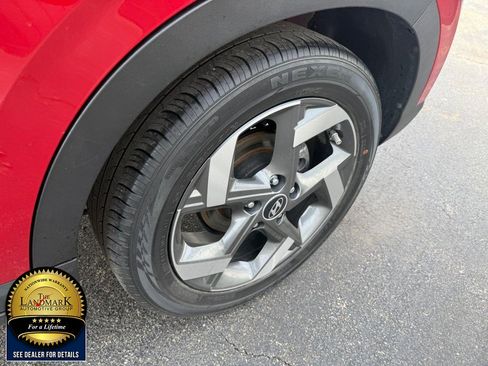 Used 2022 Hyundai Venue SEL w/ Cargo Package image 19