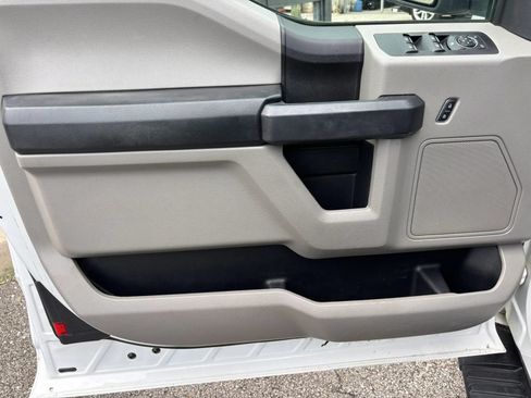 Used 2017 Ford F150 XL w/ Equipment Group 101A Mid AWD/4WD image 18
