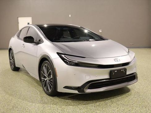 Used 2024 Toyota Prius XLE image 1