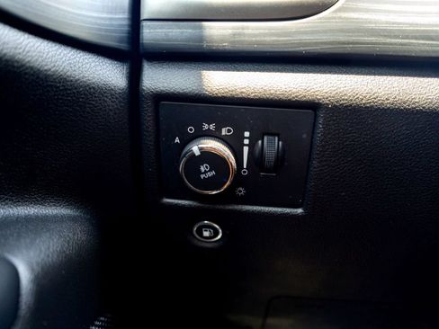 Used 2020 Jeep Grand Cherokee Altitude RWD image 20
