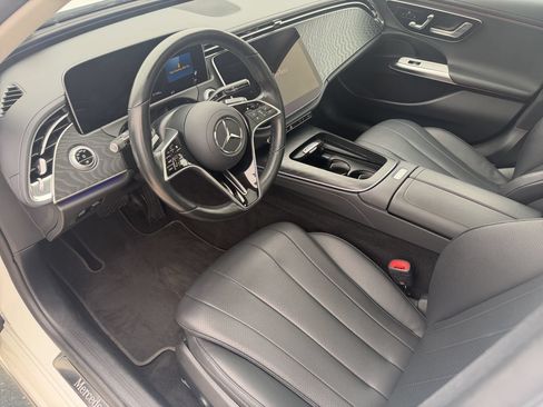 Used 2025 Mercedes-Benz E 350 Sedan w/ Winter Package image 16