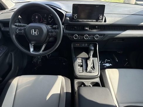 Used 2023 Honda CR-V EX image 3