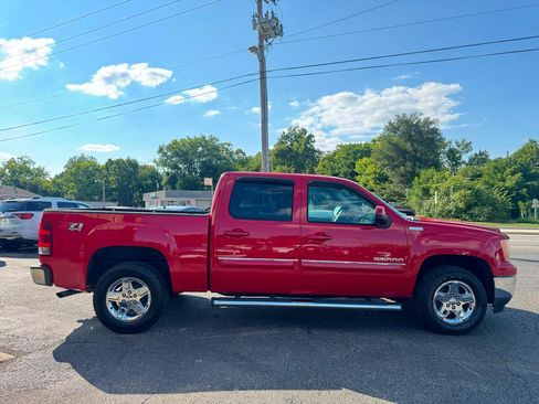 Used 2011 GMC Sierra 1500 SLE w/ All-Terrain Package AWD/4WD image 6