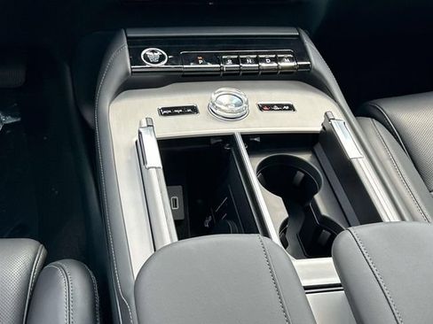 New 2027 Lincoln Navigator Reserve AWD/4WD image 17