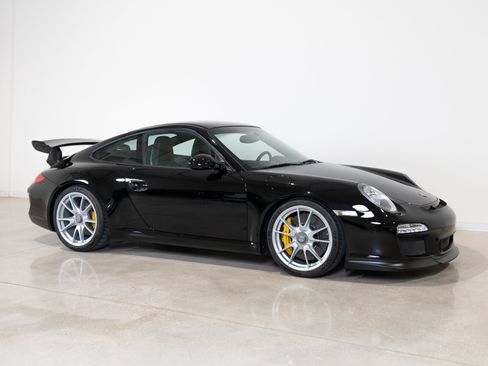 Used 2010 Porsche 911 GT3 RWD image 23