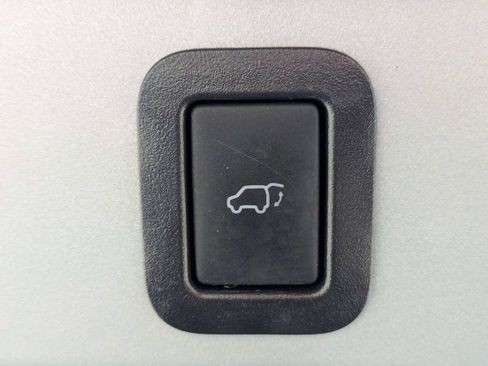 Used 2018 Toyota Highlander XLE image 14