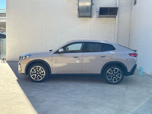 New 2026 BMW X2 xDrive28i w/ Convenience Package image 5