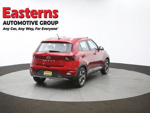 Used 2023 Hyundai Venue Limited image 41