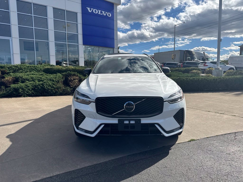 Used 2026 Volvo XC60 B5 Plus AWD/4WD image 2