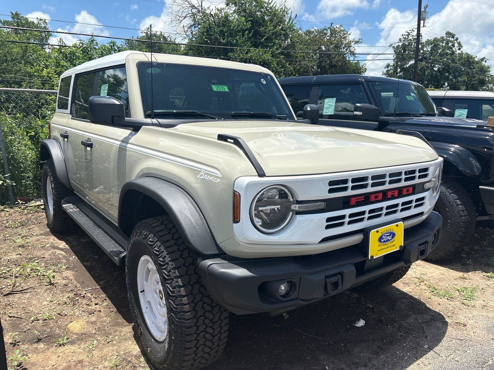 New 2026 Ford Bronco Heritage Edition AWD/4WD image 4