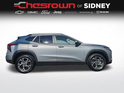 Used 2024 Chevrolet Trax LT w/ Driver Confidence Package FWD image 12