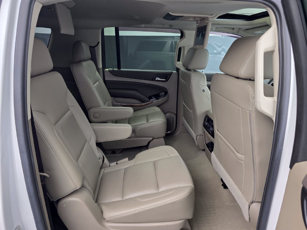 Used 2020 Chevrolet Suburban Premier w/ Premier 6.2L Value Package AWD/4WD image 31