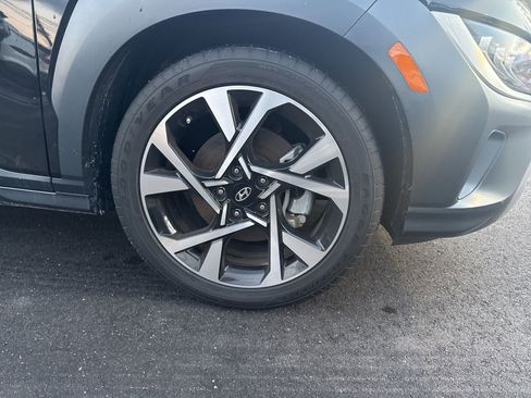 Used 2023 Hyundai Kona Limited image 9