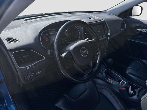 Used 2019 Jeep Cherokee Trailhawk AWD/4WD image 10