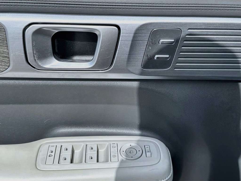 Used 2024 Hyundai Santa Fe Calligraphy FWD image 21