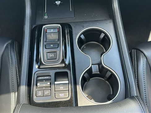 Used 2025 Honda Pilot Touring image 28