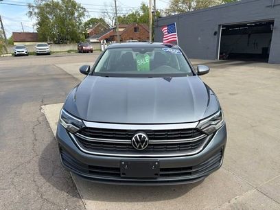 Used 2022 Volkswagen Jetta SE w/ Panoramic Sunroof Package