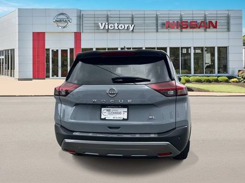 Used 2023 Nissan Rogue SL w/ SL Premium Package FWD image 4