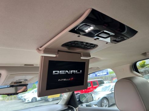 Used 2018 GMC Yukon XL Denali w/ Open Road Package AWD/4WD image 12