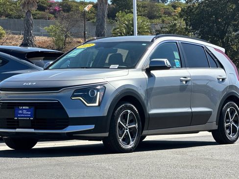 Used 2023 Kia Niro EX FWD image 7