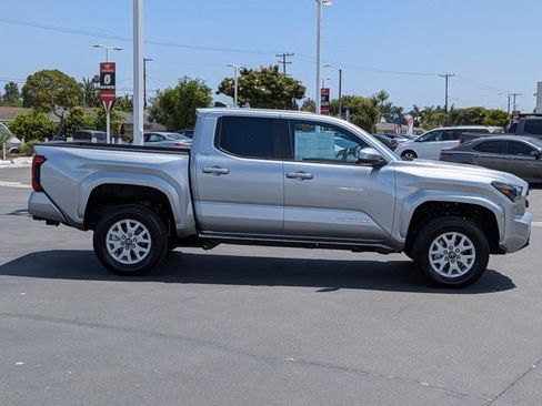 Used 2026 Toyota Tacoma SR5 AWD/4WD image 4