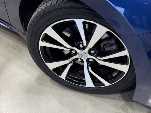 Certified 2018 Nissan Maxima Platinum image 7