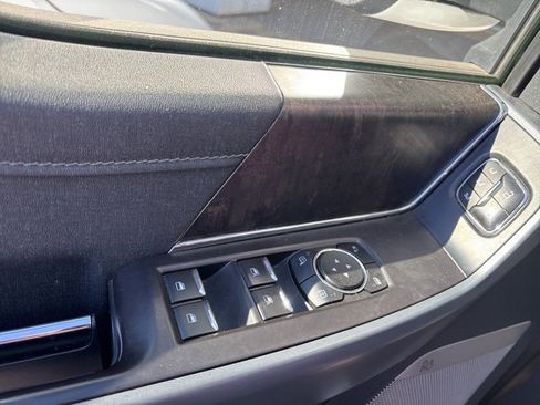 Used 2022 Ford F150 Lariat w/ Equipment Group 501A Mid image 13