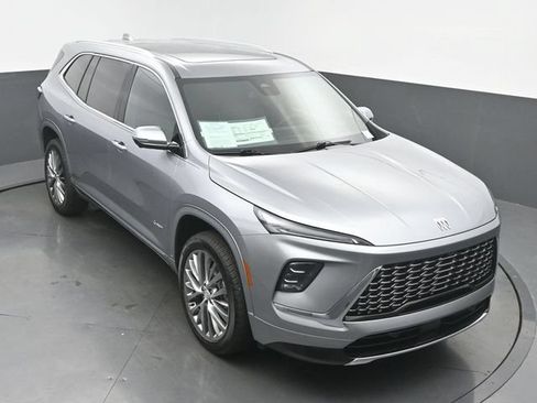 Used 2025 Buick Enclave Avenir w/ LPO, Floor Liner Package AWD/4WD image 45
