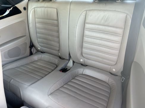 Used 2015 Volkswagen Beetle R-Line image 9