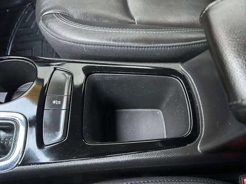 Used 2017 Chevrolet Cruze Premier image 27