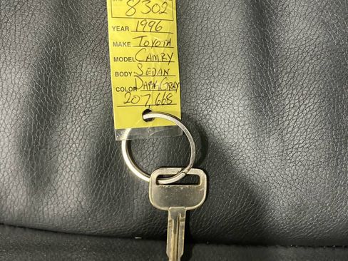 Used 1996 Toyota Camry LE FWD image 32