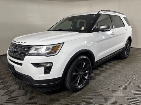 Certified 2019 Ford Explorer XLT w/ Equipment Group 202A AWD/4WD image 8
