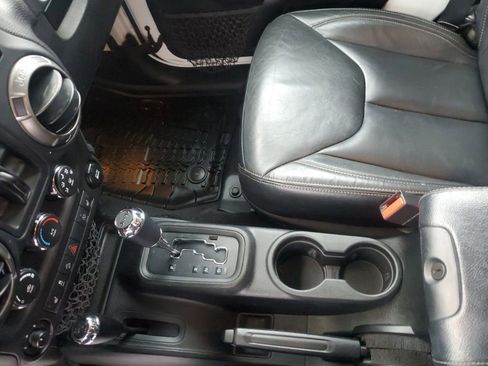 Used 2018 Jeep Wrangler Unlimited Altitude image 20